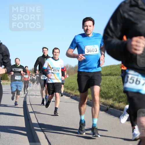 06.04.2025 - 44. Internationalen Wilhelmsburger Insellauf Jannik Wohlers http://msf.ph/oto/7615114 06.04.2025 09:33:06 Laufen 3072, 4126, 4341, 3858, 4574, 3603, 3567 meine-sportfotos.de