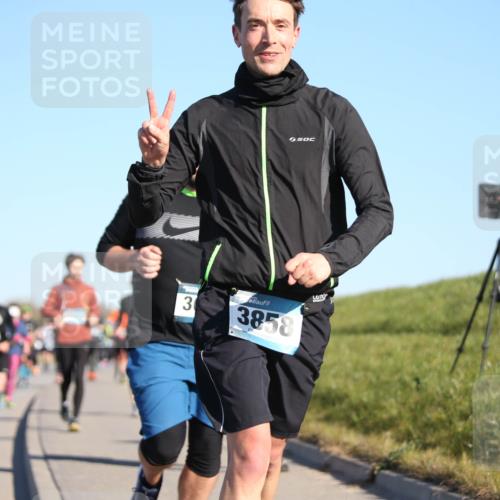 06.04.2025 - 44. Internationalen Wilhelmsburger Insellauf Jannik Wohlers http://msf.ph/oto/7615130 06.04.2025 09:33:09 Laufen 30, 3858 meine-sportfotos.de