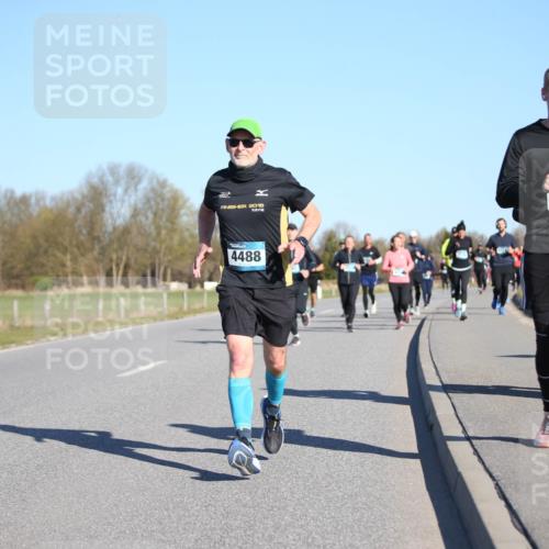 06.04.2025 - 44. Internationalen Wilhelmsburger Insellauf Jannik Wohlers http://msf.ph/oto/7615179 06.04.2025 09:33:19 Laufen 2015, 4488, 3354 meine-sportfotos.de
