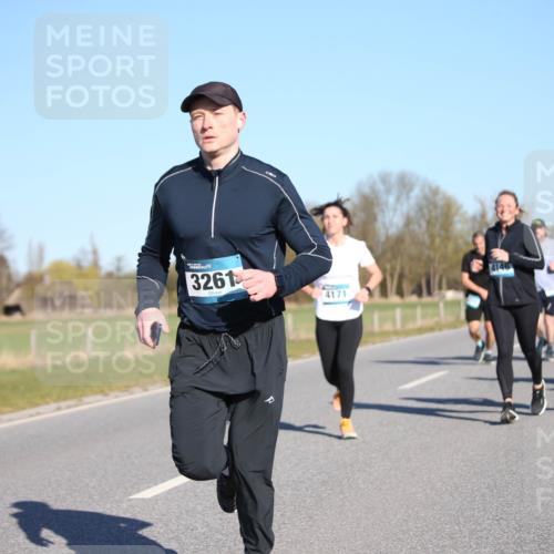 06.04.2025 - 44. Internationalen Wilhelmsburger Insellauf Jannik Wohlers http://msf.ph/oto/7615203 06.04.2025 09:33:24 Laufen 3261, 4145, 4171 meine-sportfotos.de