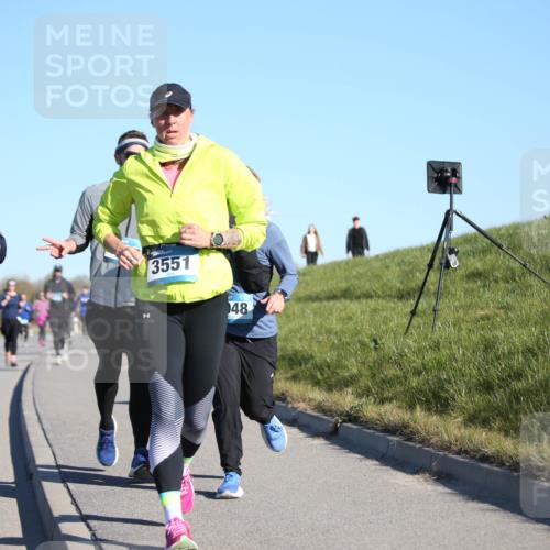 06.04.2025 - 44. Internationalen Wilhelmsburger Insellauf Jannik Wohlers http://msf.ph/oto/7615228 06.04.2025 09:33:29 Laufen 5073, 3551, 48 meine-sportfotos.de