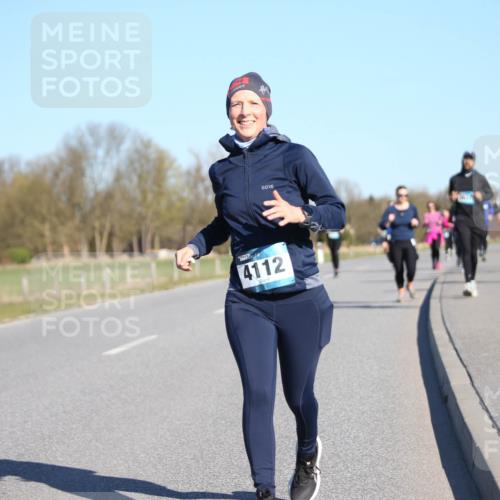 06.04.2025 - 44. Internationalen Wilhelmsburger Insellauf Jannik Wohlers http://msf.ph/oto/7615245 06.04.2025 09:33:32 Laufen 4112 meine-sportfotos.de