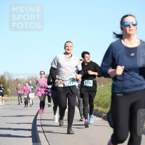 06.04.2025 - 44. Internationalen Wilhelmsburger Insellauf Jannik Wohlers http://msf.ph/oto/7615265 06.04.2025 09:33:38 Laufen 4273, 43, 4274 meine-sportfotos.de