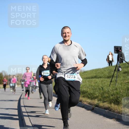 06.04.2025 - 44. Internationalen Wilhelmsburger Insellauf Jannik Wohlers http://msf.ph/oto/7615279 06.04.2025 09:33:40 Laufen 3108, 4273 meine-sportfotos.de