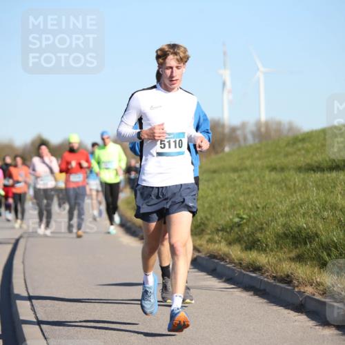 06.04.2025 - 44. Internationalen Wilhelmsburger Insellauf Jannik Wohlers http://msf.ph/oto/7615334 06.04.2025 09:33:55 Laufen 5110 meine-sportfotos.de
