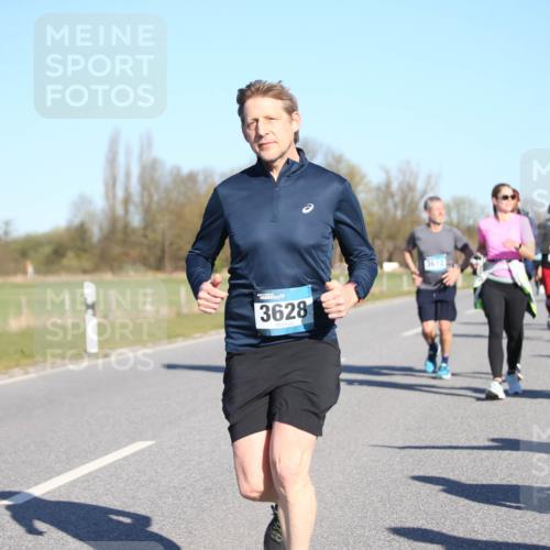 06.04.2025 - 44. Internationalen Wilhelmsburger Insellauf Jannik Wohlers http://msf.ph/oto/7615350 06.04.2025 09:34:03 Laufen 3628, 3612 meine-sportfotos.de
