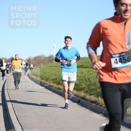 06.04.2025 - 44. Internationalen Wilhelmsburger Insellauf Jannik Wohlers http://msf.ph/oto/7615362 06.04.2025 09:34:06 Laufen 4010, 1340, 3223, 4456 meine-sportfotos.de