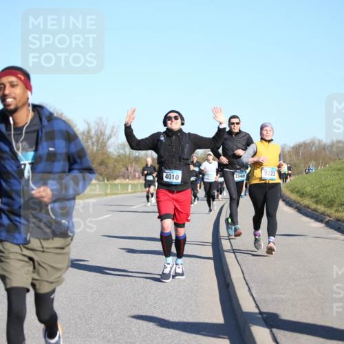 06.04.2025 - 44. Internationalen Wilhelmsburger Insellauf Jannik Wohlers http://msf.ph/oto/7615372 06.04.2025 09:34:07 Laufen 4010, 3223, 3071, 4340, 2 meine-sportfotos.de