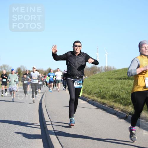 06.04.2025 - 44. Internationalen Wilhelmsburger Insellauf Jannik Wohlers http://msf.ph/oto/7615389 06.04.2025 09:34:09 Laufen 4340, 3223 meine-sportfotos.de