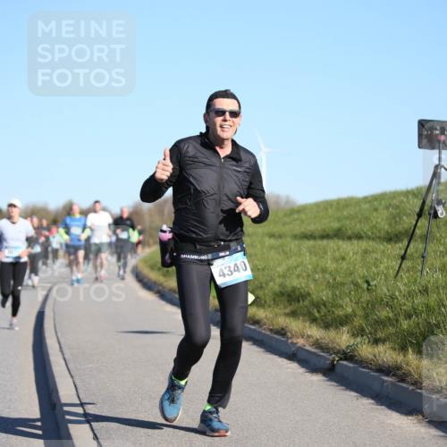 06.04.2025 - 44. Internationalen Wilhelmsburger Insellauf Jannik Wohlers http://msf.ph/oto/7615393 06.04.2025 09:34:10 Laufen 4340 meine-sportfotos.de