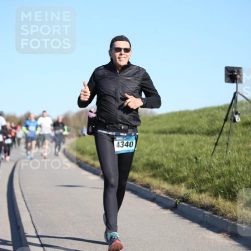 06.04.2025 - 44. Internationalen Wilhelmsburger Insellauf Jannik Wohlers http://msf.ph/oto/7615395 06.04.2025 09:34:10 Laufen 4340 meine-sportfotos.de