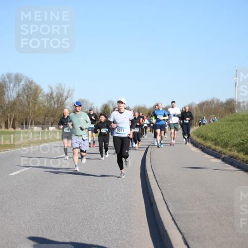 06.04.2025 - 44. Internationalen Wilhelmsburger Insellauf Jannik Wohlers http://msf.ph/oto/7615397 06.04.2025 09:34:11 Laufen 4348, 3071, 45 meine-sportfotos.de