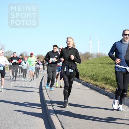 06.04.2025 - 44. Internationalen Wilhelmsburger Insellauf Jannik Wohlers http://msf.ph/oto/7615433 06.04.2025 09:34:22 Laufen 4575, 4376, 3393, 4466, 516, 4027 meine-sportfotos.de