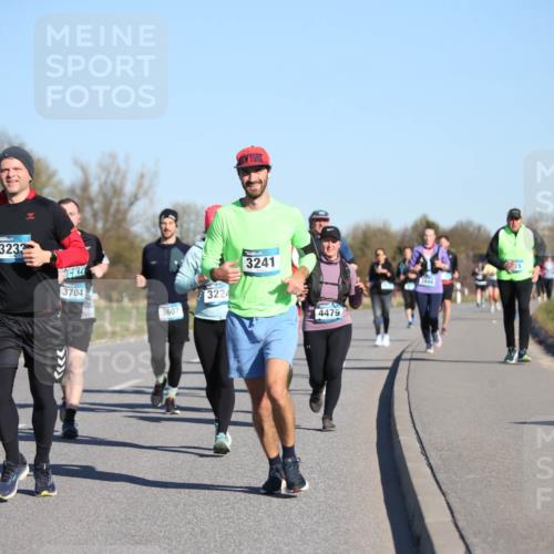 06.04.2025 - 44. Internationalen Wilhelmsburger Insellauf Jannik Wohlers http://msf.ph/oto/7615450 06.04.2025 09:34:26 Laufen 3233, 3704, 3607, 3224, 3241, 4479, 3444, 5 meine-sportfotos.de