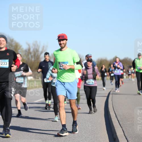 06.04.2025 - 44. Internationalen Wilhelmsburger Insellauf Jannik Wohlers http://msf.ph/oto/7615453 06.04.2025 09:34:26 Laufen 3233, 3704, 4479 meine-sportfotos.de