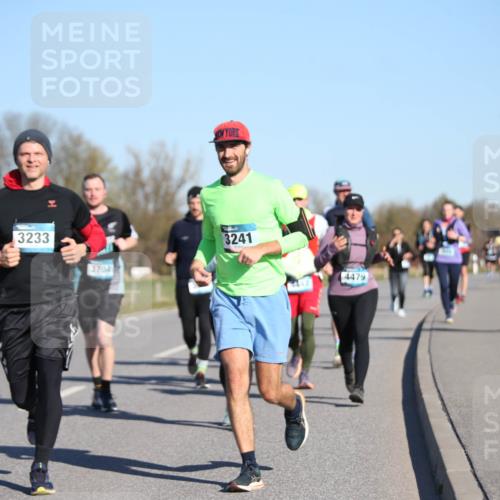 06.04.2025 - 44. Internationalen Wilhelmsburger Insellauf Jannik Wohlers http://msf.ph/oto/7615455 06.04.2025 09:34:26 Laufen 3233, 3704, 3241, 4479, 4415 meine-sportfotos.de