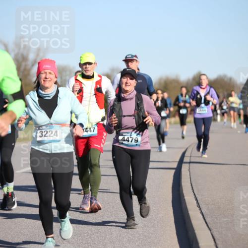 06.04.2025 - 44. Internationalen Wilhelmsburger Insellauf Jannik Wohlers http://msf.ph/oto/7615456 06.04.2025 09:34:27 Laufen 3241, 3224, 1447, 4479, 3444, 4415 meine-sportfotos.de