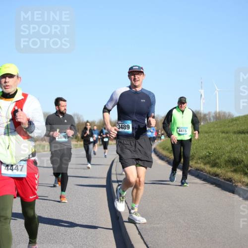 06.04.2025 - 44. Internationalen Wilhelmsburger Insellauf Jannik Wohlers http://msf.ph/oto/7615473 06.04.2025 09:34:30 Laufen 479, 4447, 3495, 3489, 4415 meine-sportfotos.de