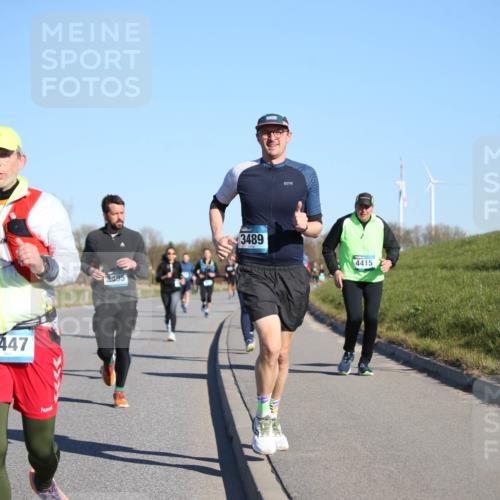 06.04.2025 - 44. Internationalen Wilhelmsburger Insellauf Jannik Wohlers http://msf.ph/oto/7615474 06.04.2025 09:34:30 Laufen 4447, 3485, 3489, 4415 meine-sportfotos.de