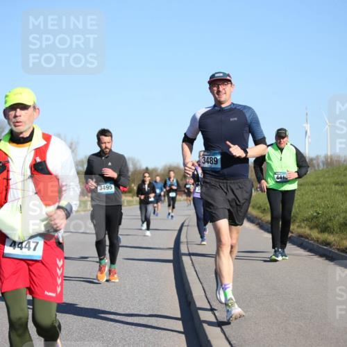 06.04.2025 - 44. Internationalen Wilhelmsburger Insellauf Jannik Wohlers http://msf.ph/oto/7615475 06.04.2025 09:34:31 Laufen 4447, 3495, 3489, 441 meine-sportfotos.de