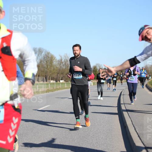 06.04.2025 - 44. Internationalen Wilhelmsburger Insellauf Jannik Wohlers http://msf.ph/oto/7615483 06.04.2025 09:34:31 Laufen 4447, 3495, 517, 3444, 3489 meine-sportfotos.de