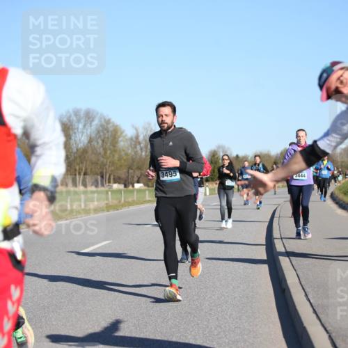 06.04.2025 - 44. Internationalen Wilhelmsburger Insellauf Jannik Wohlers http://msf.ph/oto/7615484 06.04.2025 09:34:31 Laufen 4447, 3495, 5175, 3444, 4489 meine-sportfotos.de