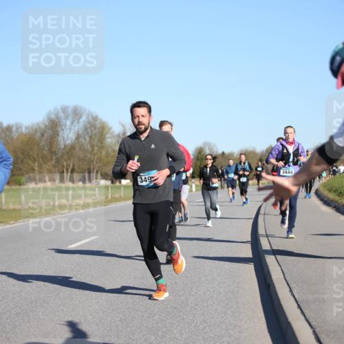 06.04.2025 - 44. Internationalen Wilhelmsburger Insellauf Jannik Wohlers http://msf.ph/oto/7615486 06.04.2025 09:34:32 Laufen 349, 3444, 4415, 3489 meine-sportfotos.de
