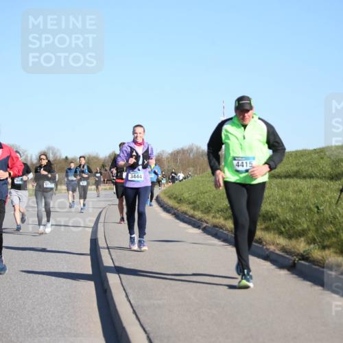 06.04.2025 - 44. Internationalen Wilhelmsburger Insellauf Jannik Wohlers http://msf.ph/oto/7615489 06.04.2025 09:34:32 Laufen 3495, 3444, 4008, 5175, 4415 meine-sportfotos.de