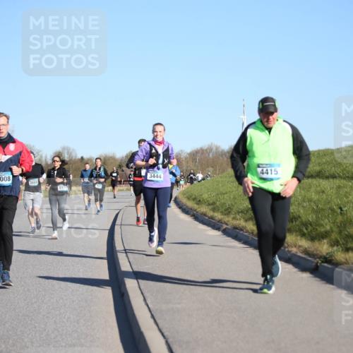 06.04.2025 - 44. Internationalen Wilhelmsburger Insellauf Jannik Wohlers http://msf.ph/oto/7615490 06.04.2025 09:34:32 Laufen 34, 4008, 3689, 3444, 4415, 5175 meine-sportfotos.de