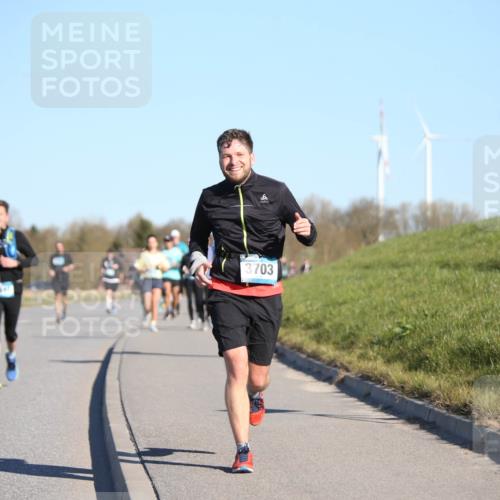 06.04.2025 - 44. Internationalen Wilhelmsburger Insellauf Jannik Wohlers http://msf.ph/oto/7615504 06.04.2025 09:34:36 Laufen 3703 meine-sportfotos.de