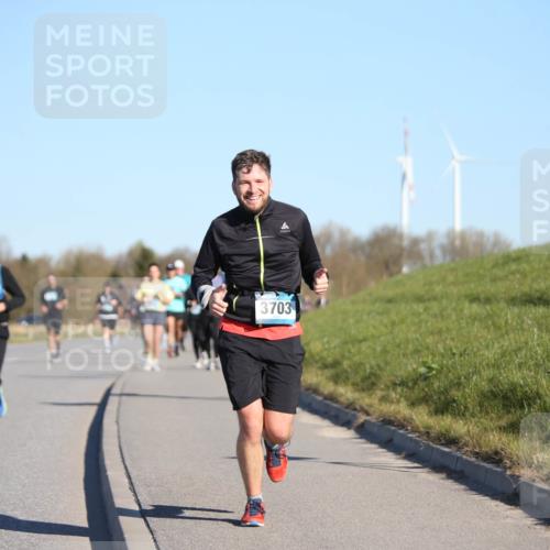06.04.2025 - 44. Internationalen Wilhelmsburger Insellauf Jannik Wohlers http://msf.ph/oto/7615505 06.04.2025 09:34:36 Laufen 3703 meine-sportfotos.de