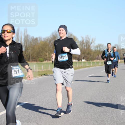 06.04.2025 - 44. Internationalen Wilhelmsburger Insellauf Jannik Wohlers http://msf.ph/oto/7615509 06.04.2025 09:34:37 Laufen 511, 3689, 3697 meine-sportfotos.de