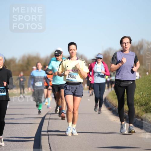 06.04.2025 - 44. Internationalen Wilhelmsburger Insellauf Jannik Wohlers http://msf.ph/oto/7615524 06.04.2025 09:34:43 Laufen 4436, 4599, 4384, 3888 meine-sportfotos.de