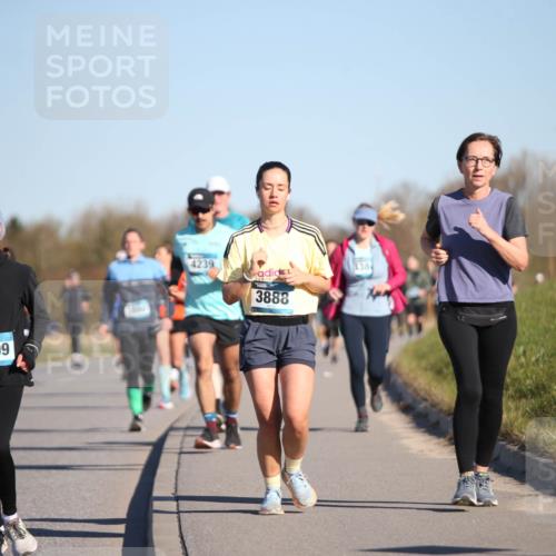 06.04.2025 - 44. Internationalen Wilhelmsburger Insellauf Jannik Wohlers http://msf.ph/oto/7615526 06.04.2025 09:34:43 Laufen 4599, 4239, 3888, 438 meine-sportfotos.de