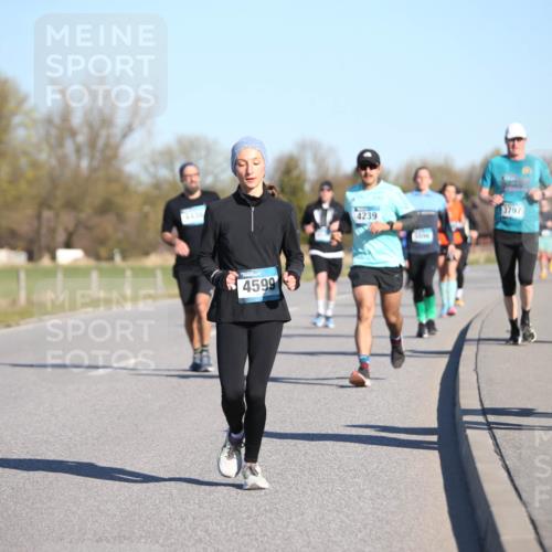 06.04.2025 - 44. Internationalen Wilhelmsburger Insellauf Jannik Wohlers http://msf.ph/oto/7615530 06.04.2025 09:34:45 Laufen 4599, 4239, 1066, 3797, 3888 meine-sportfotos.de