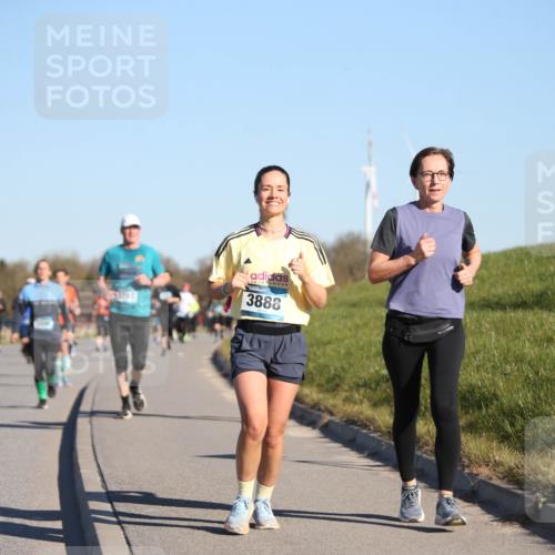 06.04.2025 - 44. Internationalen Wilhelmsburger Insellauf Jannik Wohlers http://msf.ph/oto/7615536 06.04.2025 09:34:46 Laufen 3797, 4239, 3888 meine-sportfotos.de