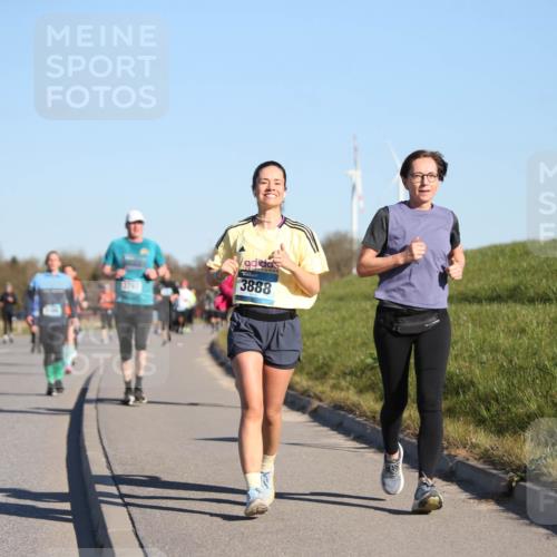 06.04.2025 - 44. Internationalen Wilhelmsburger Insellauf Jannik Wohlers http://msf.ph/oto/7615537 06.04.2025 09:34:46 Laufen 4239, 3797, 3888 meine-sportfotos.de
