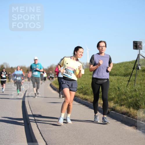 06.04.2025 - 44. Internationalen Wilhelmsburger Insellauf Jannik Wohlers http://msf.ph/oto/7615544 06.04.2025 09:34:47 Laufen 4436, 4239, 3797, 3888 meine-sportfotos.de