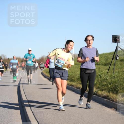 06.04.2025 - 44. Internationalen Wilhelmsburger Insellauf Jannik Wohlers http://msf.ph/oto/7615546 06.04.2025 09:34:47 Laufen 4436, 4239, 3797, 3888 meine-sportfotos.de