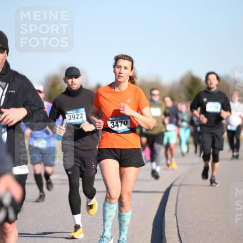 06.04.2025 - 44. Internationalen Wilhelmsburger Insellauf Jannik Wohlers http://msf.ph/oto/7615568 06.04.2025 09:34:53 Laufen 3922, 3470, 4268 meine-sportfotos.de