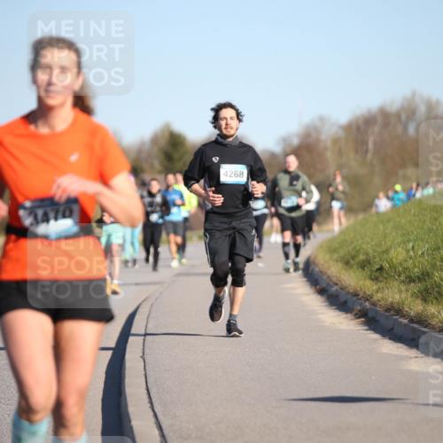 06.04.2025 - 44. Internationalen Wilhelmsburger Insellauf Jannik Wohlers http://msf.ph/oto/7615571 06.04.2025 09:34:55 Laufen 2, 3470, 4268 meine-sportfotos.de