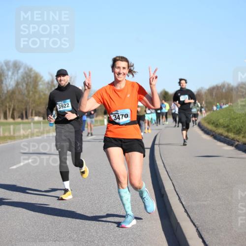 06.04.2025 - 44. Internationalen Wilhelmsburger Insellauf Jannik Wohlers http://msf.ph/oto/7615576 06.04.2025 09:34:56 Laufen 3922, 3470, 4268 meine-sportfotos.de