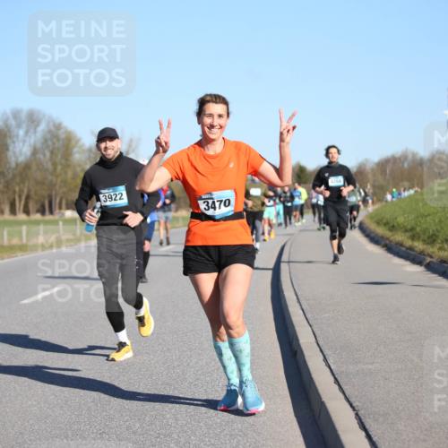 06.04.2025 - 44. Internationalen Wilhelmsburger Insellauf Jannik Wohlers http://msf.ph/oto/7615577 06.04.2025 09:34:56 Laufen 3922, 3470, 4268 meine-sportfotos.de