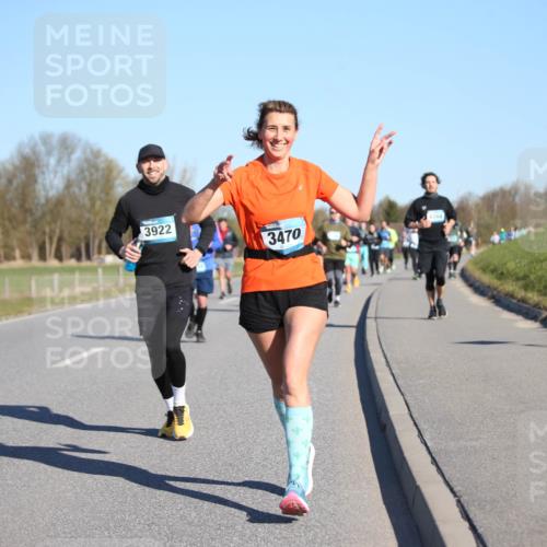 06.04.2025 - 44. Internationalen Wilhelmsburger Insellauf Jannik Wohlers http://msf.ph/oto/7615578 06.04.2025 09:34:56 Laufen 3922, 3470, 4268 meine-sportfotos.de