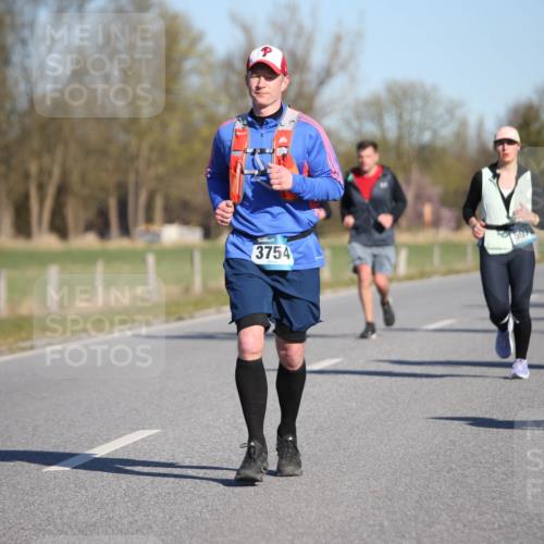 06.04.2025 - 44. Internationalen Wilhelmsburger Insellauf Jannik Wohlers http://msf.ph/oto/7615581 06.04.2025 09:34:58 Laufen 3754, 3106 meine-sportfotos.de