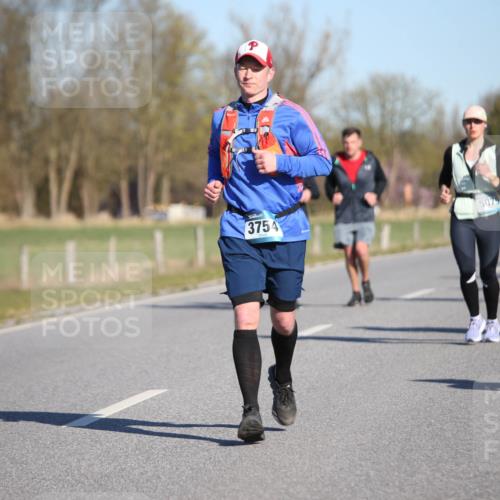 06.04.2025 - 44. Internationalen Wilhelmsburger Insellauf Jannik Wohlers http://msf.ph/oto/7615582 06.04.2025 09:34:58 Laufen 3754, 5079, 3106 meine-sportfotos.de