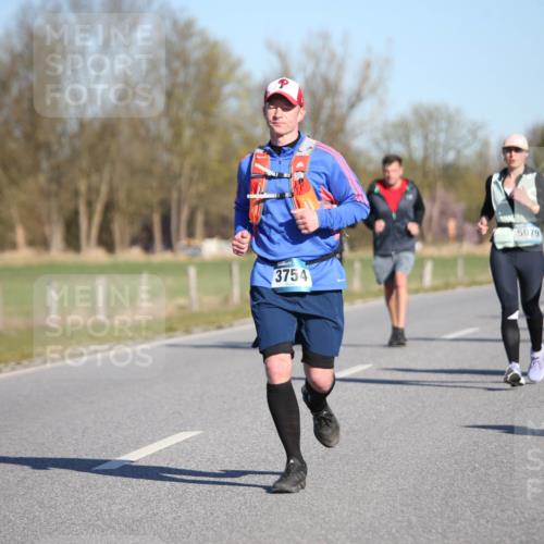 06.04.2025 - 44. Internationalen Wilhelmsburger Insellauf Jannik Wohlers http://msf.ph/oto/7615583 06.04.2025 09:34:58 Laufen 3754, 5079, 3106 meine-sportfotos.de