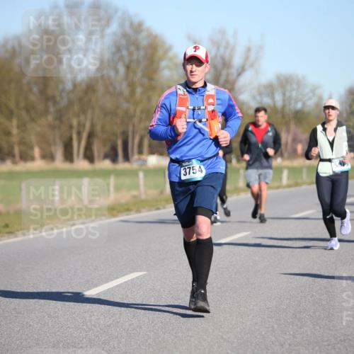 06.04.2025 - 44. Internationalen Wilhelmsburger Insellauf Jannik Wohlers http://msf.ph/oto/7615584 06.04.2025 09:34:58 Laufen 3754, 3106 meine-sportfotos.de