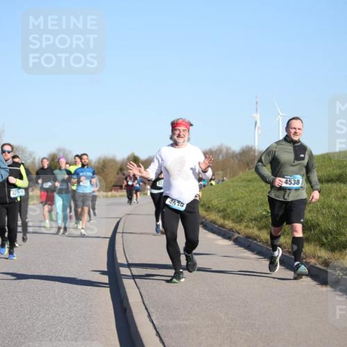 06.04.2025 - 44. Internationalen Wilhelmsburger Insellauf Jannik Wohlers http://msf.ph/oto/7615615 06.04.2025 09:35:07 Laufen 4539, 42729, 4538 meine-sportfotos.de