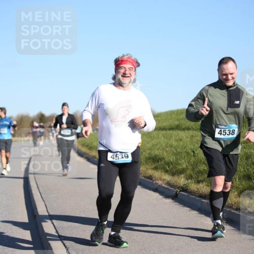 06.04.2025 - 44. Internationalen Wilhelmsburger Insellauf Jannik Wohlers http://msf.ph/oto/7615624 06.04.2025 09:35:09 Laufen 1230, 4539, 4538 meine-sportfotos.de